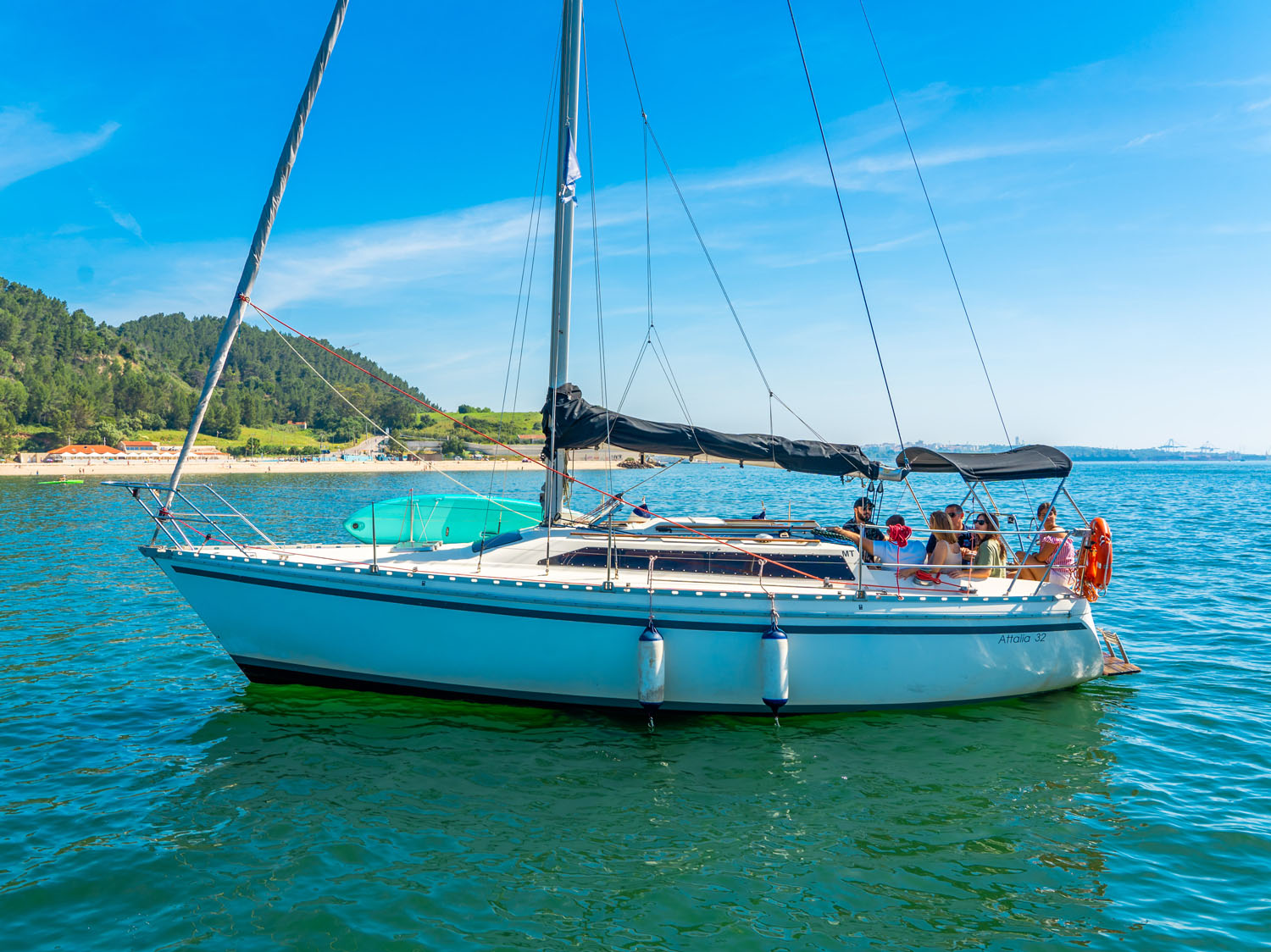 Attalia Boat Tour sailing in Arrábida